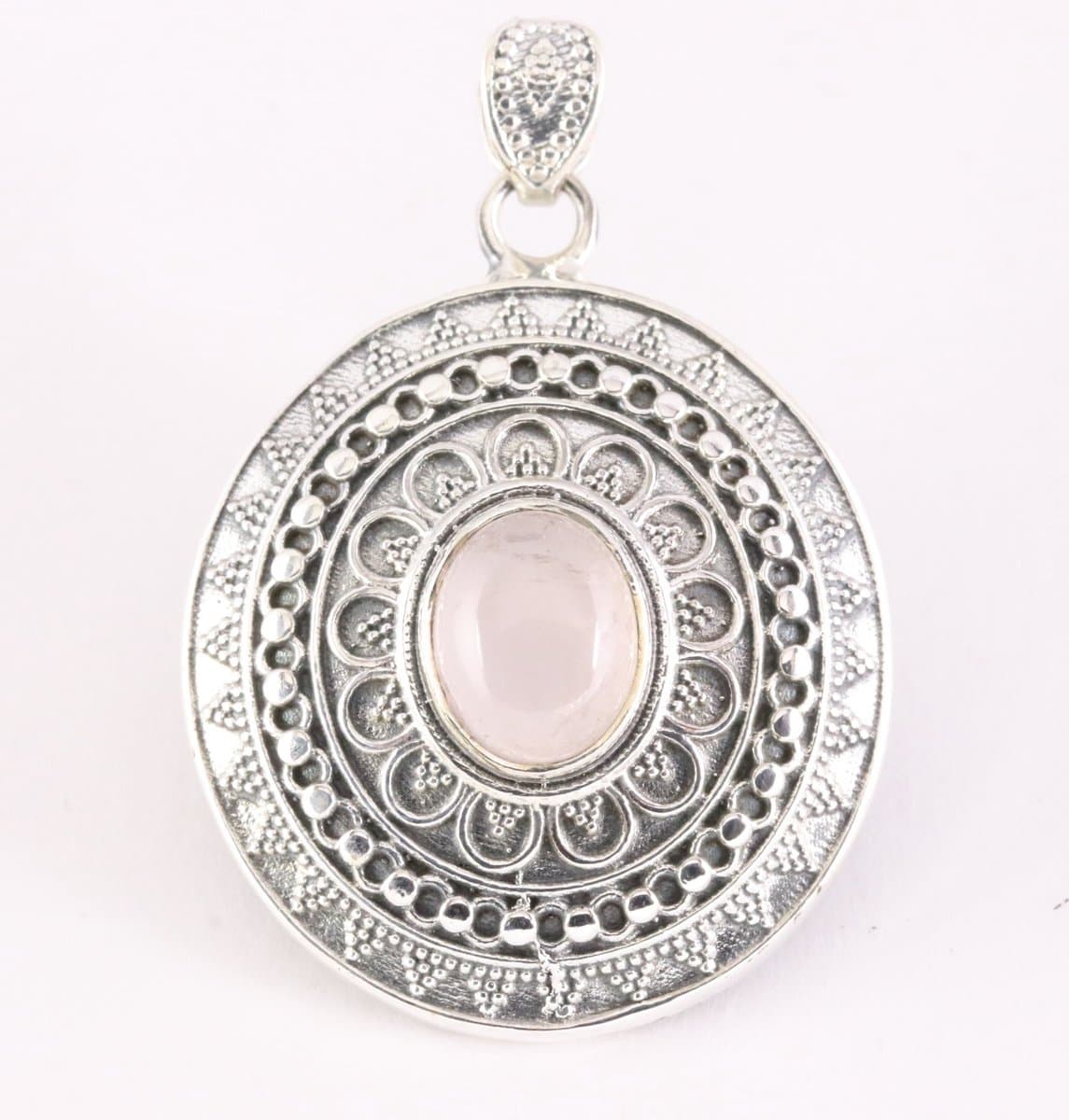 AsiAsia Zilveren Rozenkwarts Hanger: Handgemaakte Elegantie